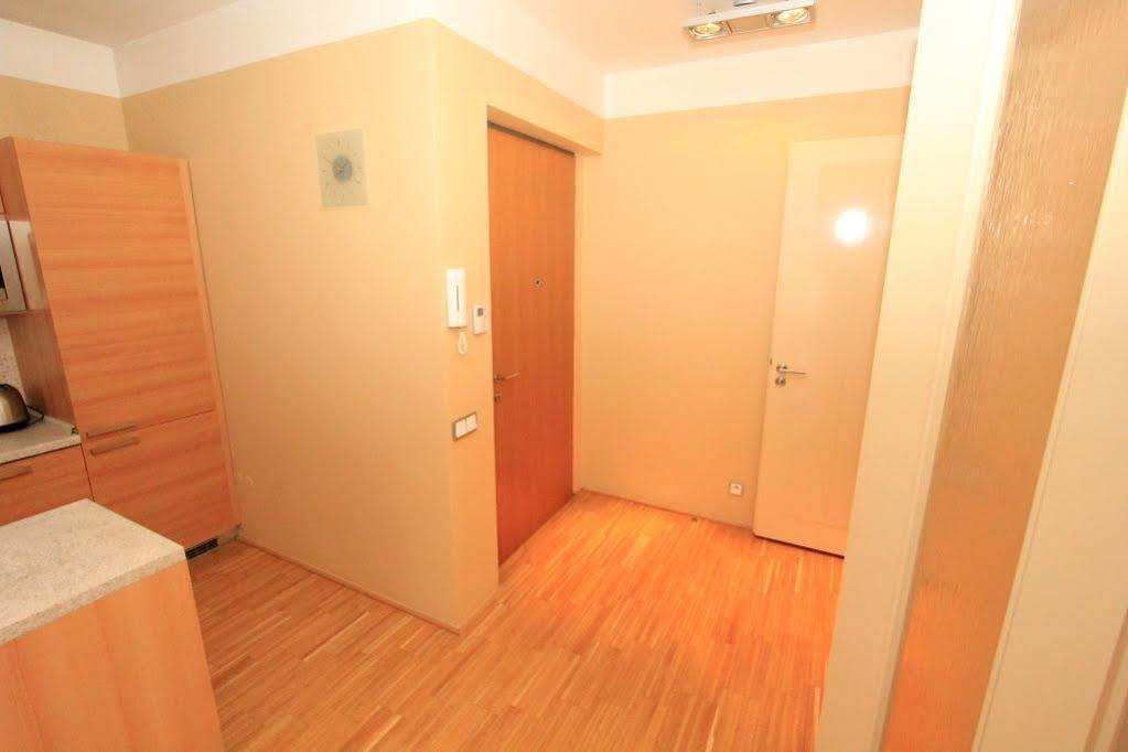 Luxury Apartment River Diamond Residence Prag Exteriör bild