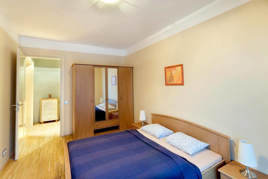 Luxury Apartment River Diamond Residence Prag Exteriör bild