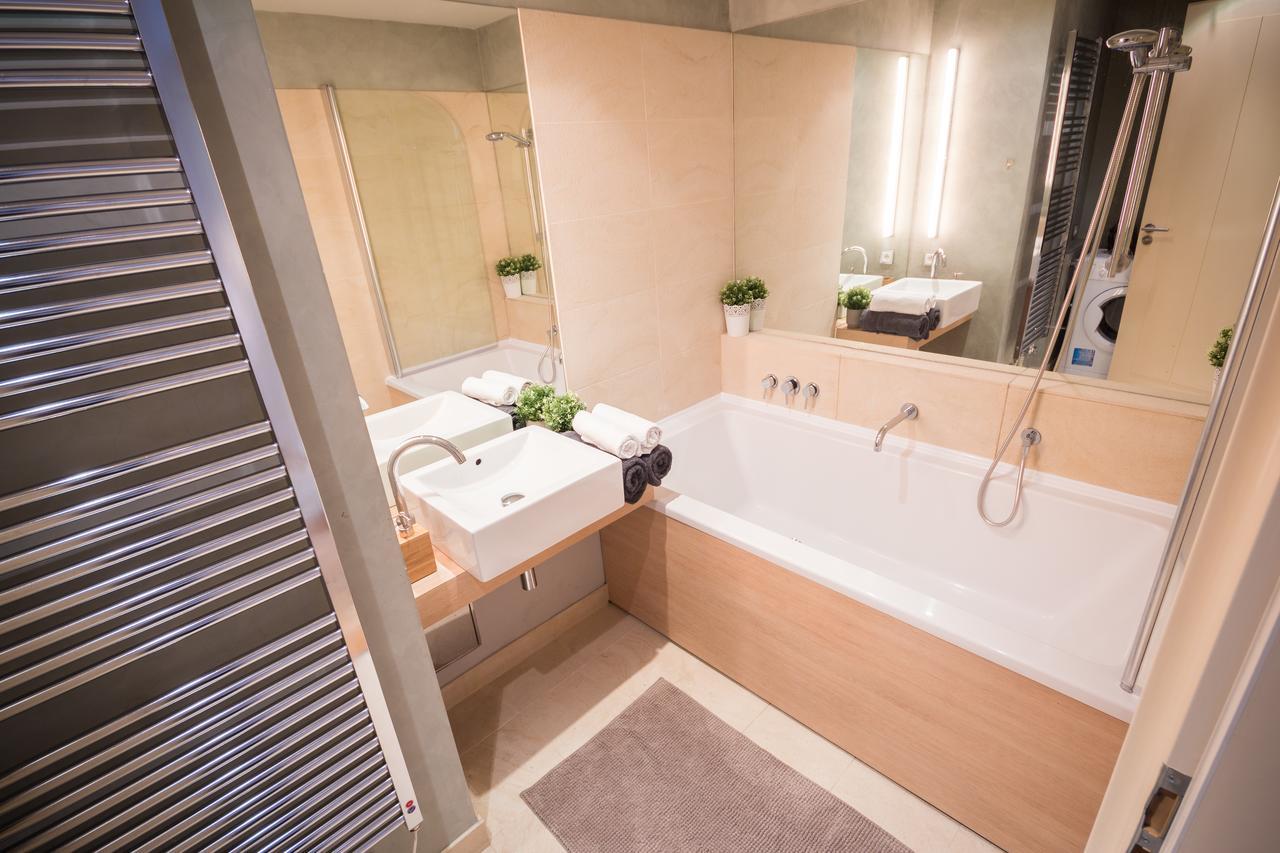 Luxury Apartment River Diamond Residence Prag Exteriör bild