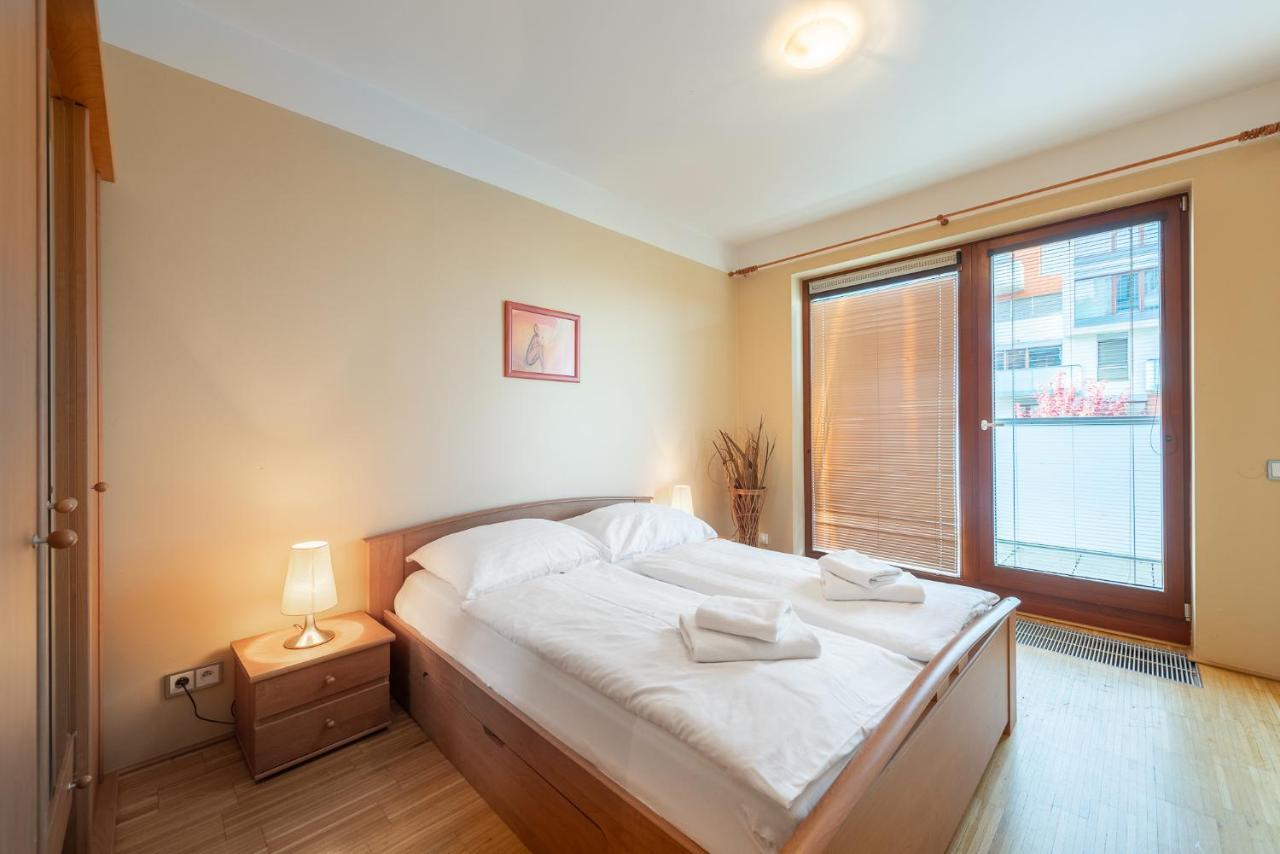 Luxury Apartment River Diamond Residence Prag Exteriör bild