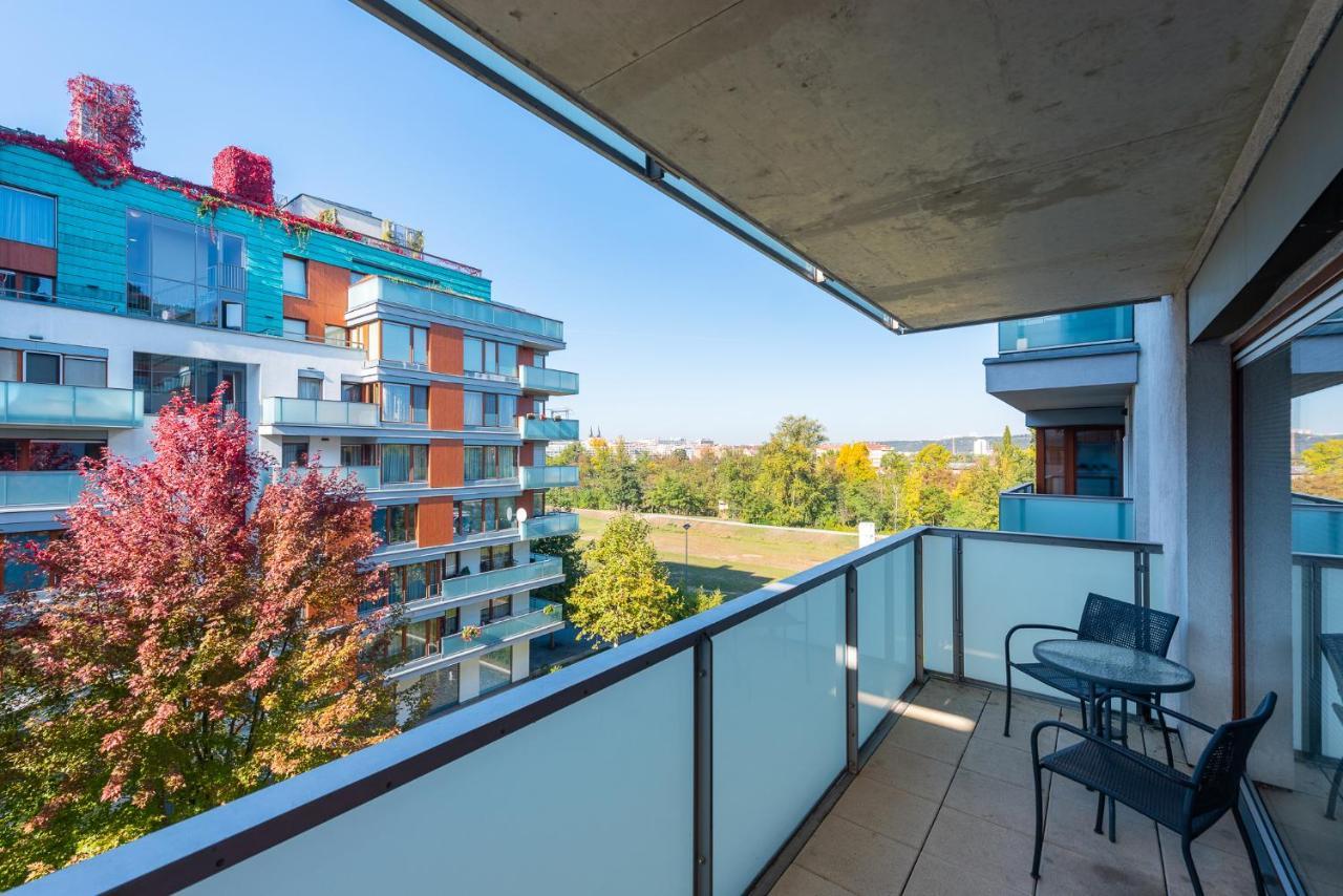Luxury Apartment River Diamond Residence Prag Exteriör bild