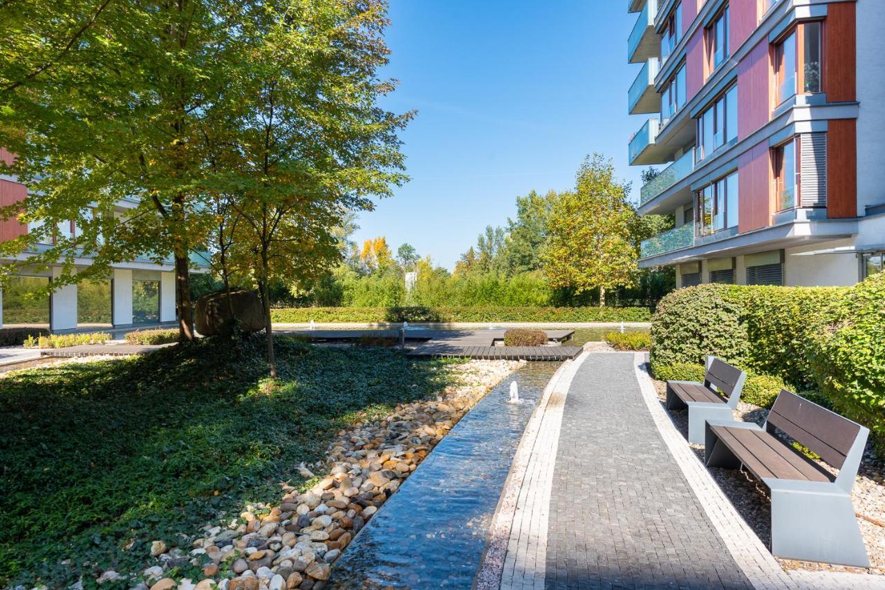 Luxury Apartment River Diamond Residence Prag Exteriör bild