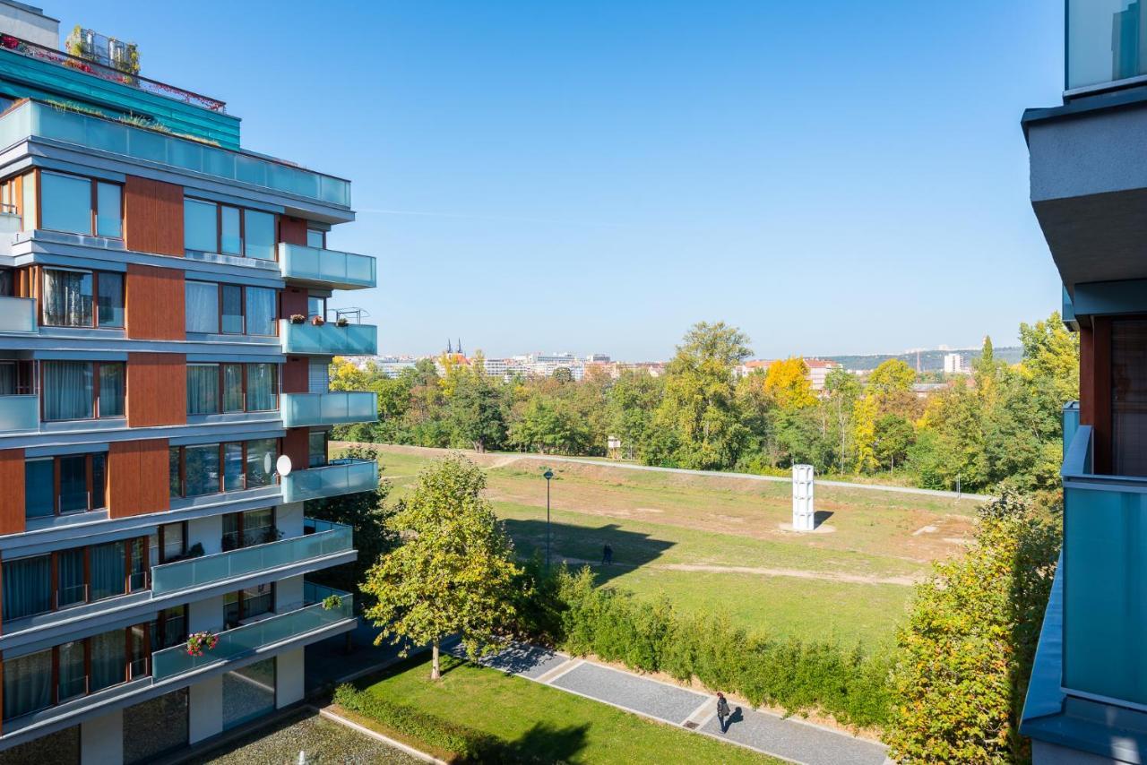 Luxury Apartment River Diamond Residence Prag Exteriör bild