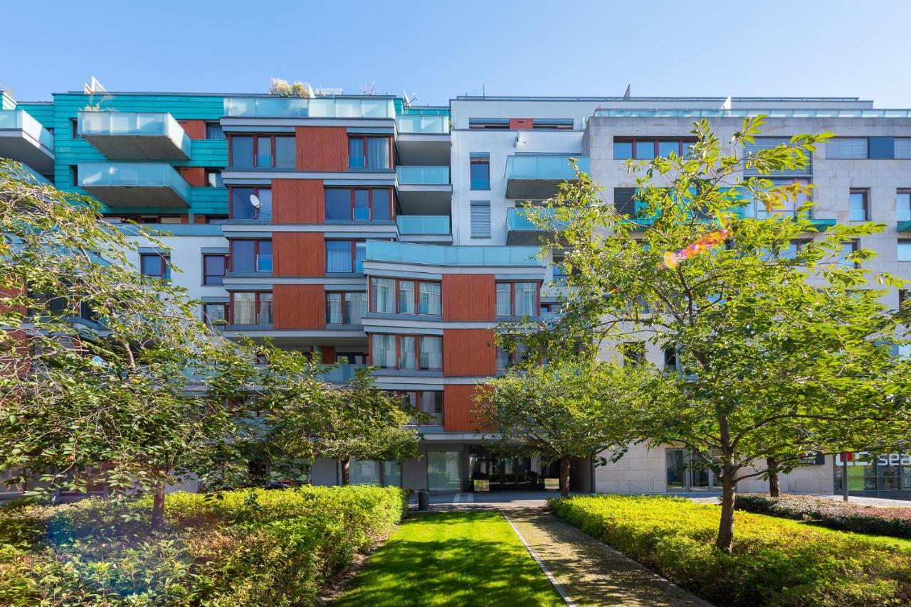 Luxury Apartment River Diamond Residence Prag Exteriör bild